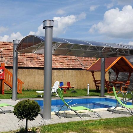 Arany Szolo Wellness Apartmanhaz Heviz Exterior photo